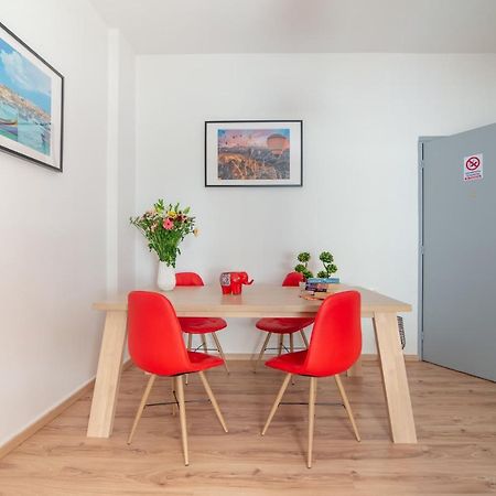 הרקליון Modern Renovated Apt Next To The Beachfront מראה חיצוני תמונה