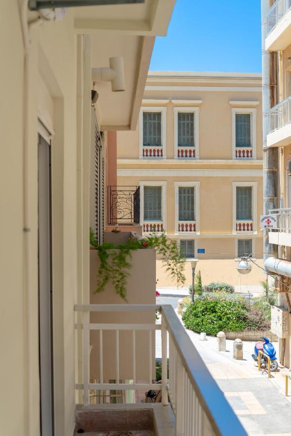 הרקליון Modern Renovated Apt Next To The Beachfront מראה חיצוני תמונה