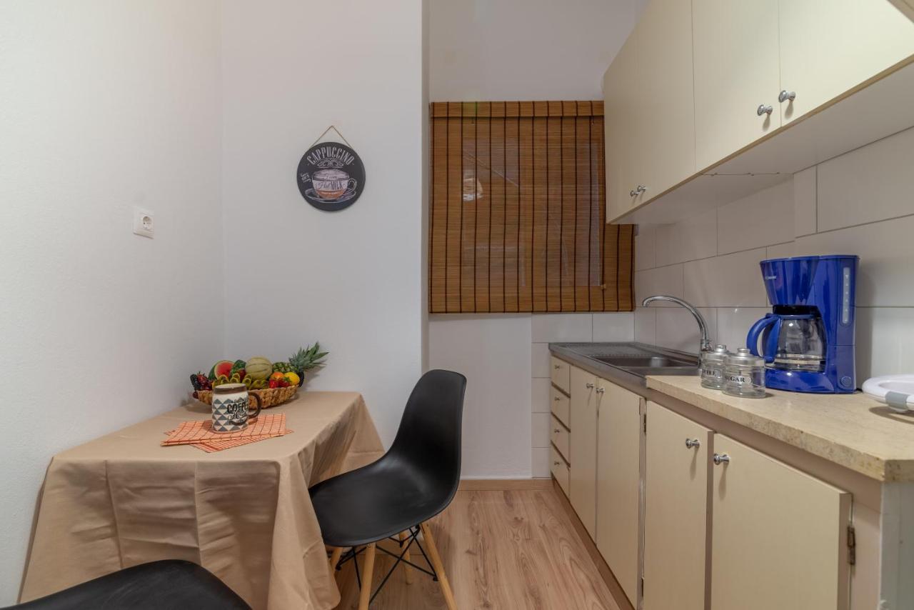 הרקליון Modern Renovated Apt Next To The Beachfront מראה חיצוני תמונה
