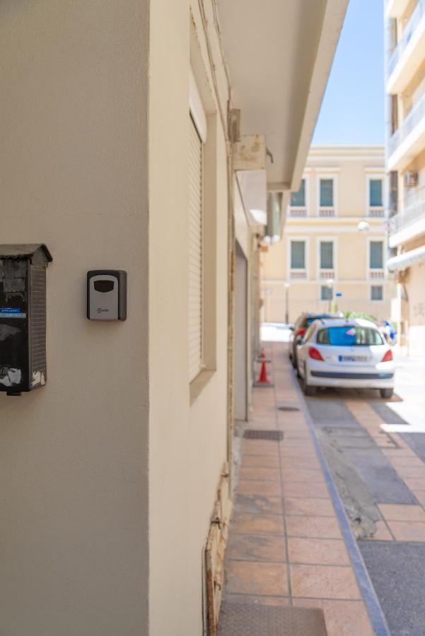 הרקליון Modern Renovated Apt Next To The Beachfront מראה חיצוני תמונה